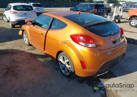 2016 Hyundai Veloster z USA, uszkodzony, nr VIN KMHTC6AD7GU260239